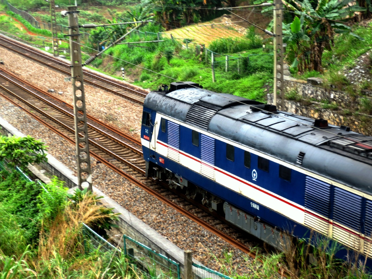 洛满焦柳线上跨黔桂线