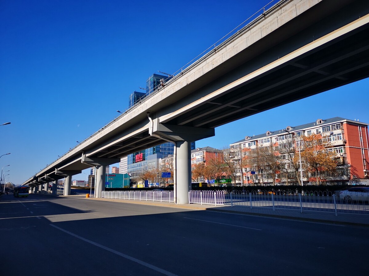 高架桥 - 捕捉光影的人