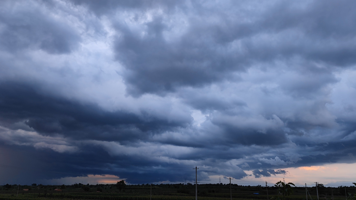 阴雨天雷雨季节