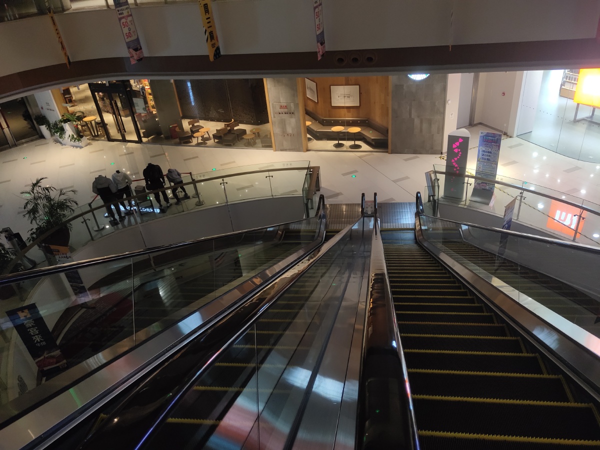 当商场空无一人