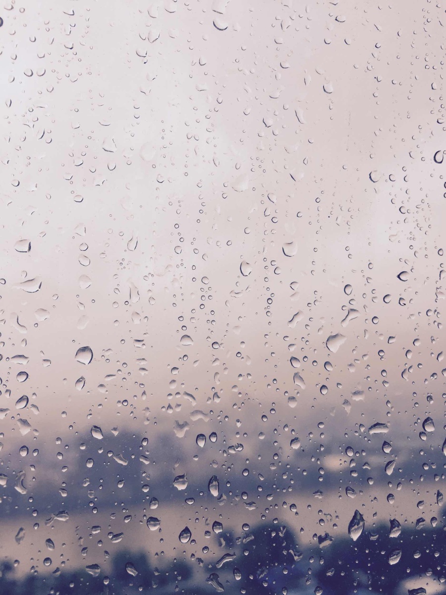 念想附着满玻璃-雨不停,雨下一整晚