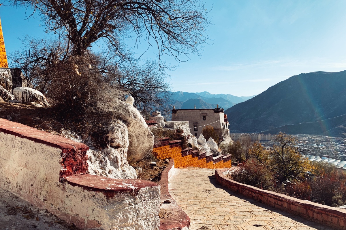 西藏拉萨帕崩岗寺
