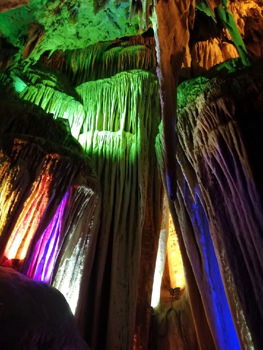 贵州潜龙洞喀斯特地貌