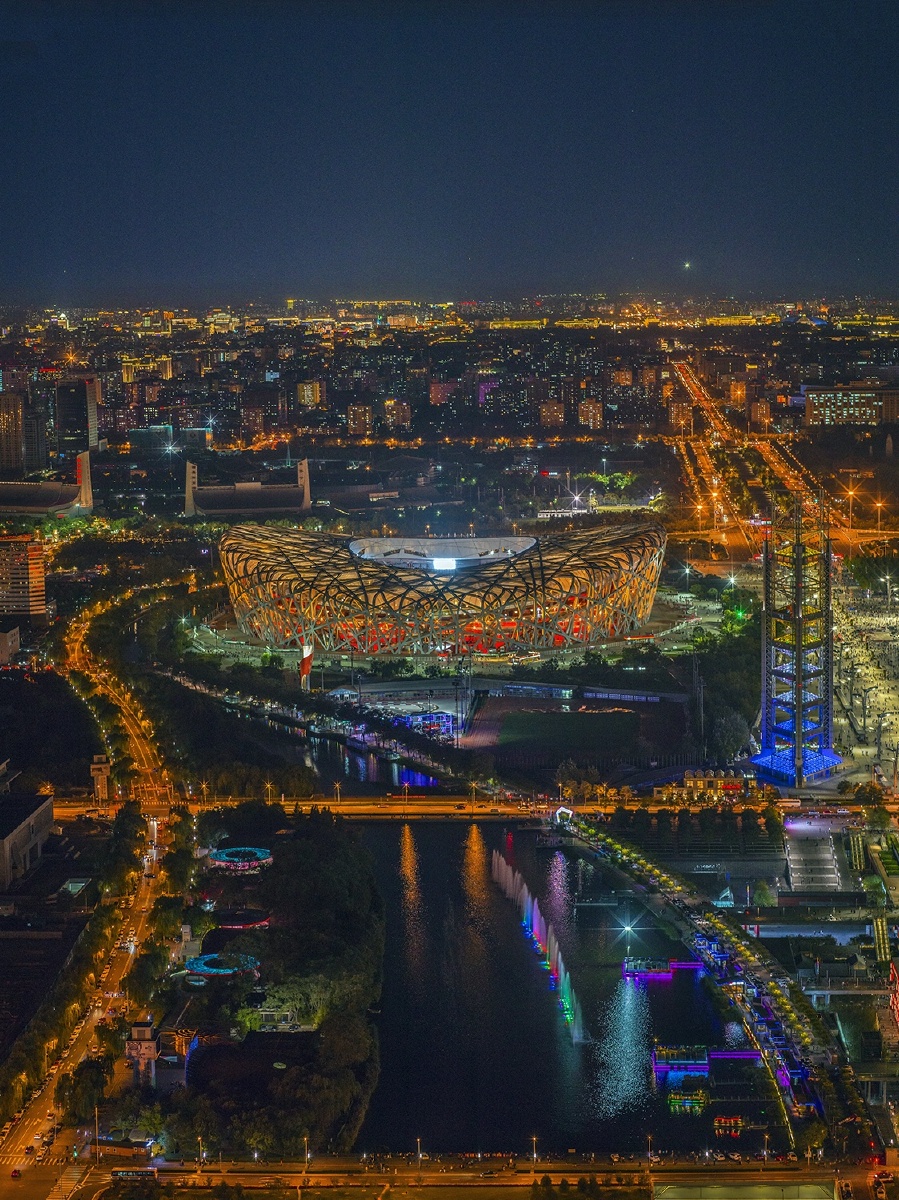 国庆节的鸟巢夜色