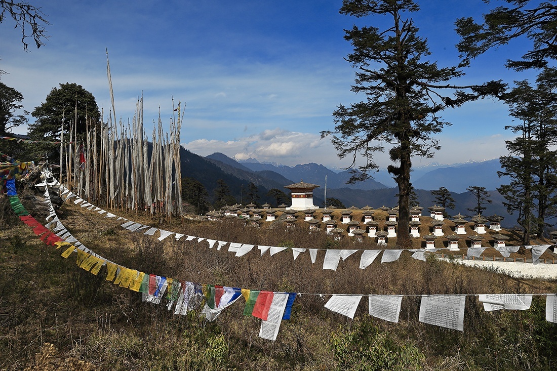 多雄拉山口的和平塔