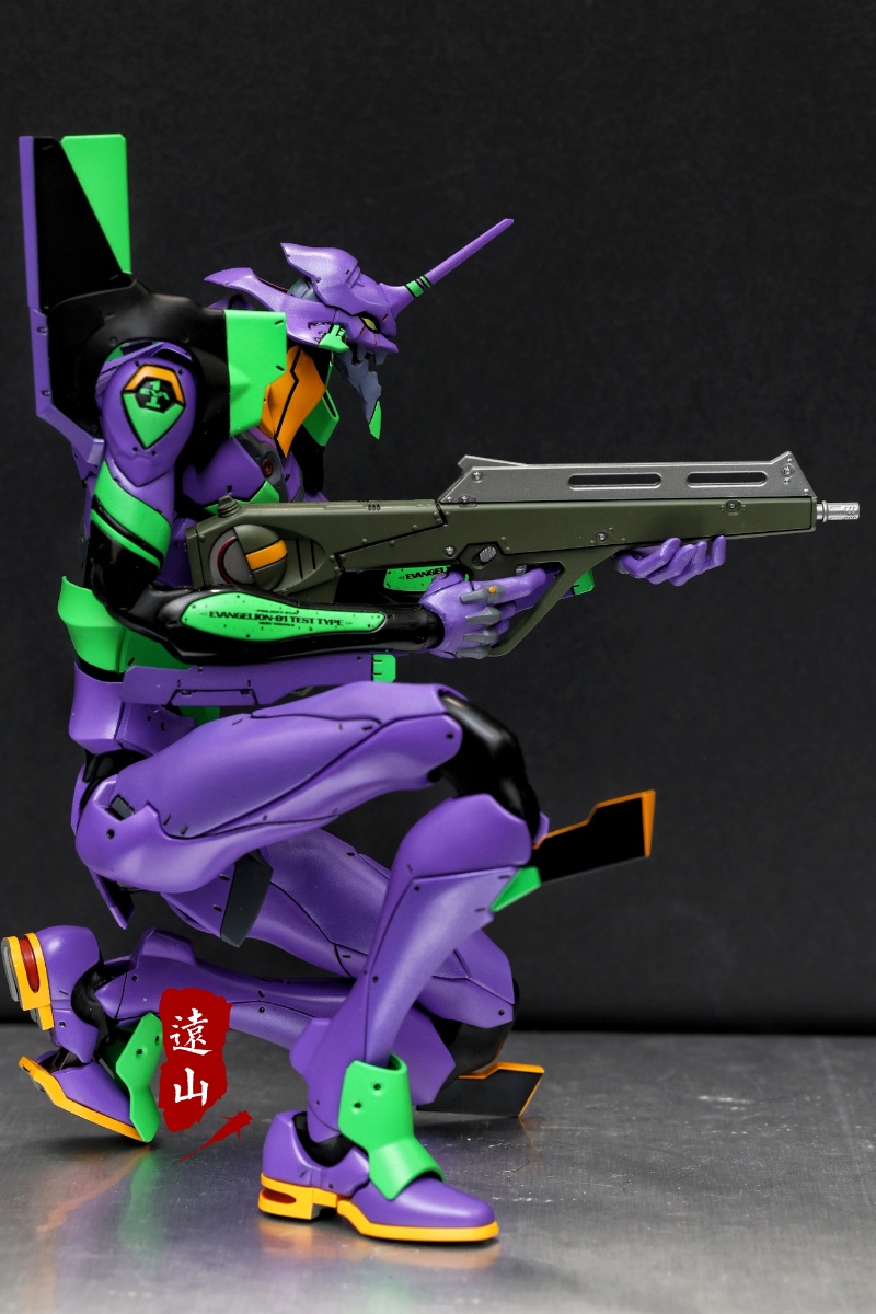 threezero的eva初号机金属质感十足