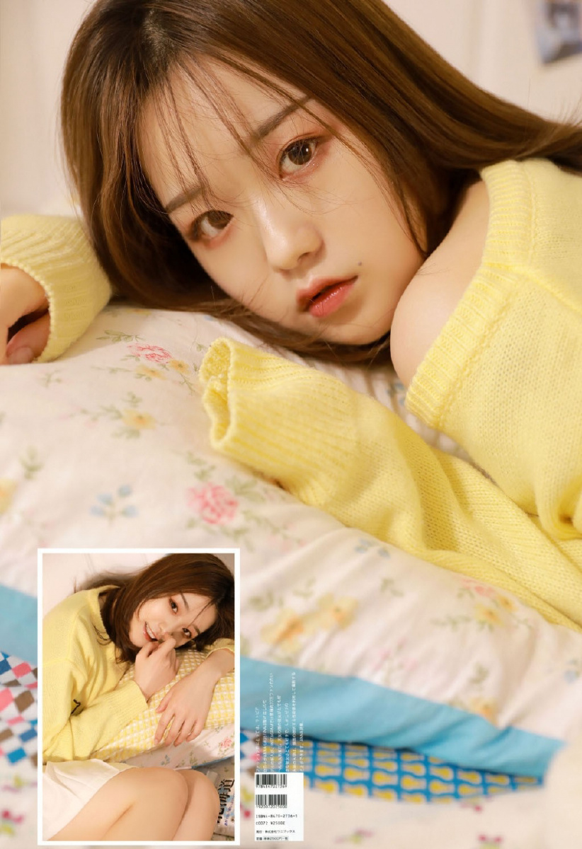 甜美可爱小女生粉嫩长腿床上诱人清纯写真