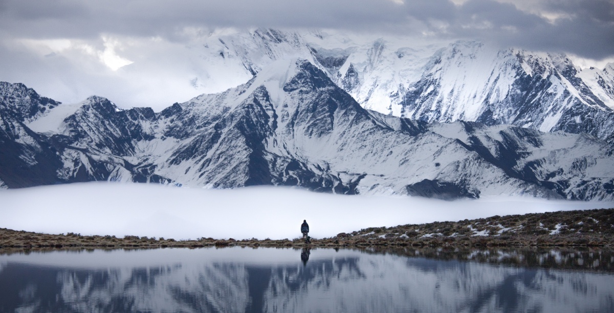 天地之间在贡嘎山下,每个人都是渺小的 - 追山 - 图虫