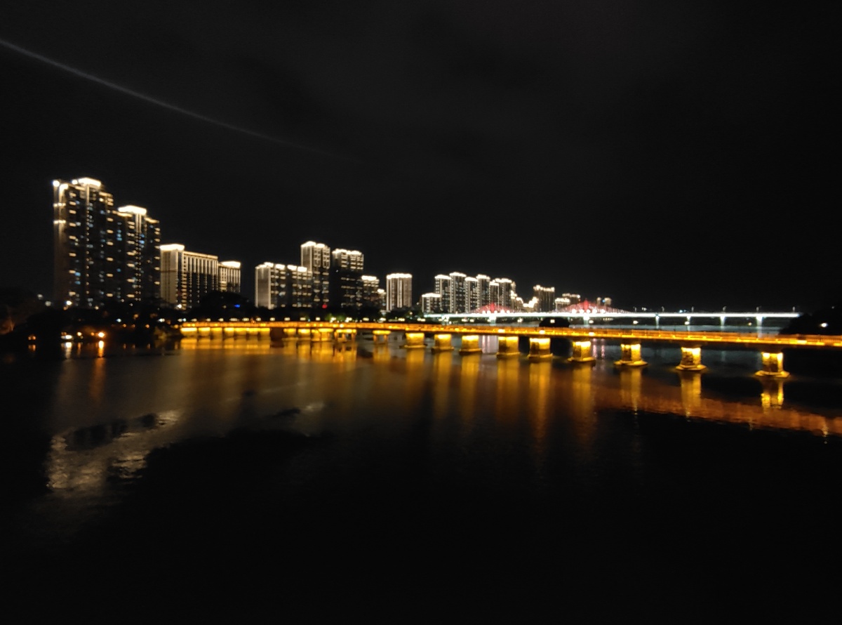 坚果r2拍摄漳州南山桥夜色