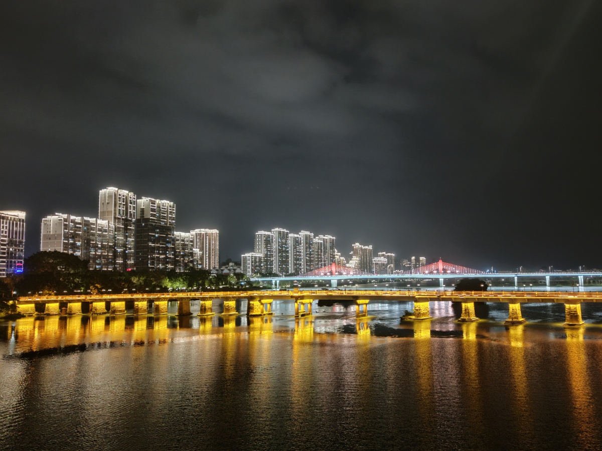 坚果r2拍摄漳州南山桥夜色