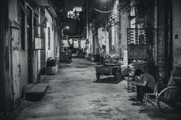 繁华背后……