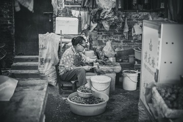 午市。
