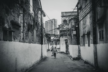 城中村出租屋的那些人与事。