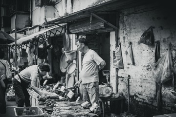 城中村出租屋的那些人与事。