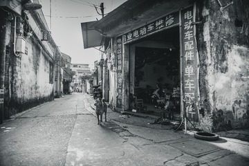 城中村出租屋的那些人与事。
