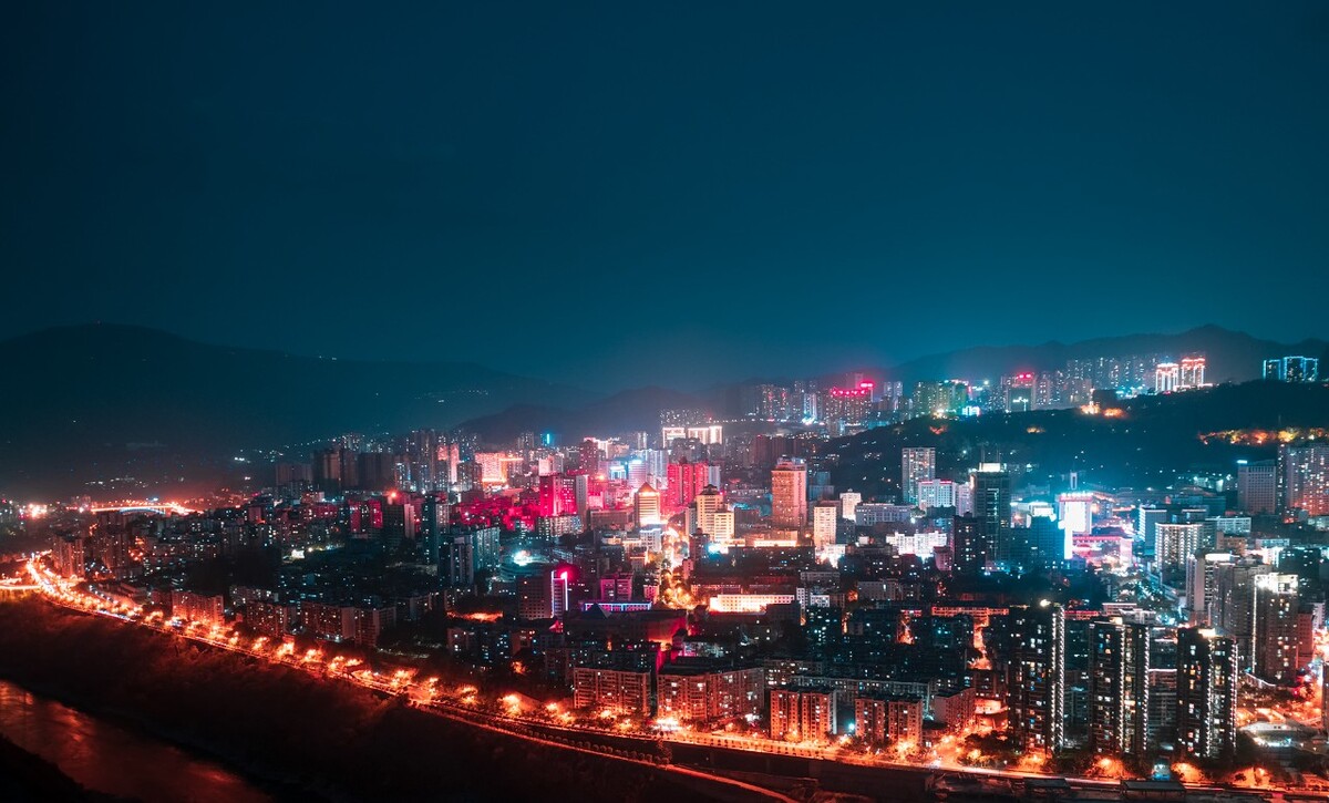 攀枝花市是一座花城  又爱又恨