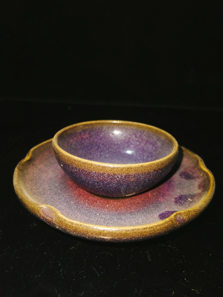 已结缘宋代钧瓷玫瑰紫釉花边茶盏一套色泽漂亮手感光滑