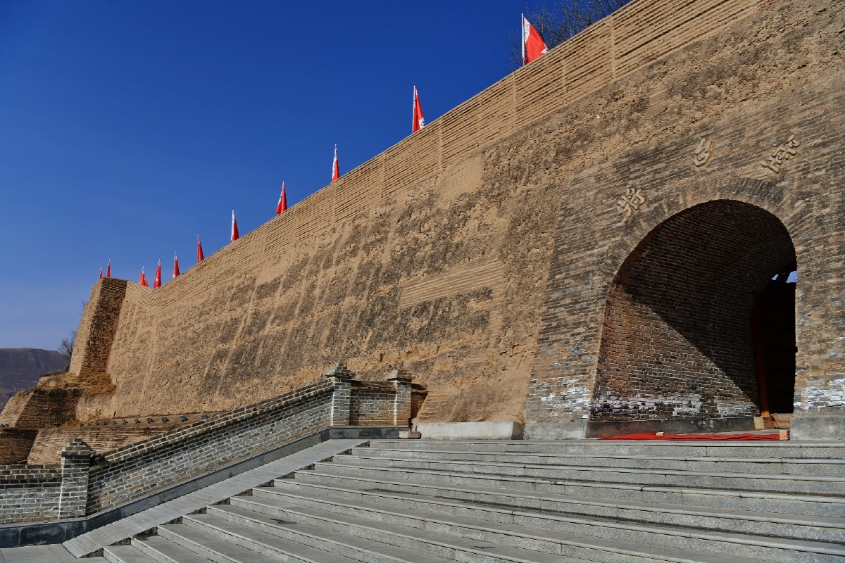 西吉将台堡三大红军主力师会师地会师纪念碑旧城堡题字碑