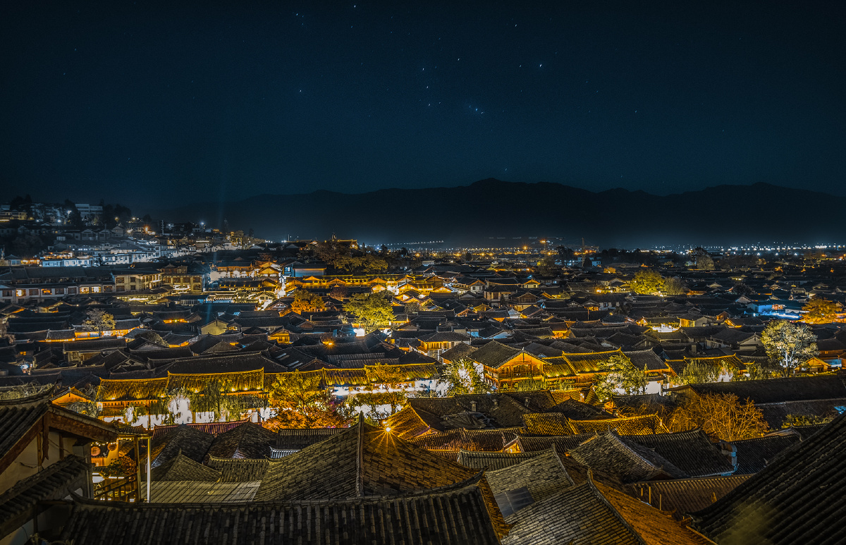 丽江古城的夜景