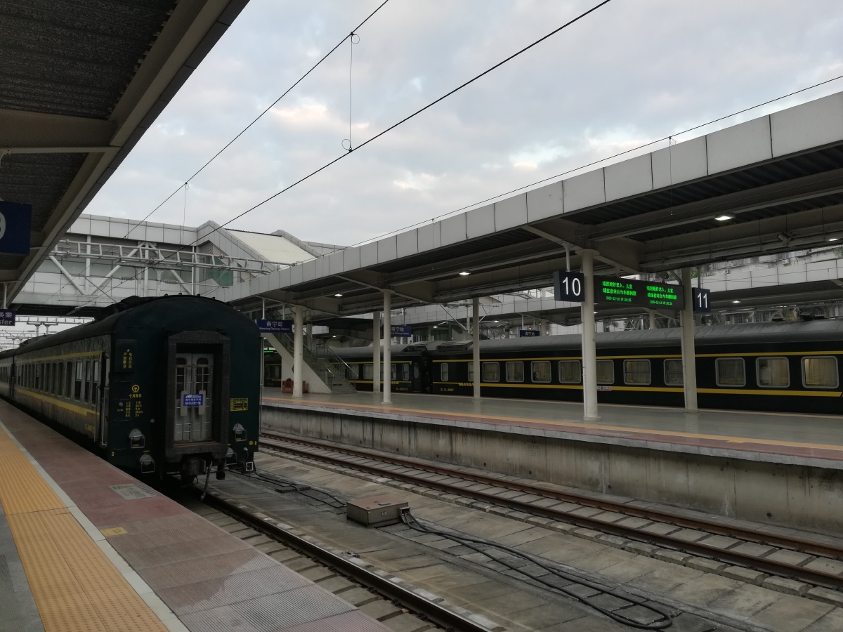 火车小站及绿皮火车