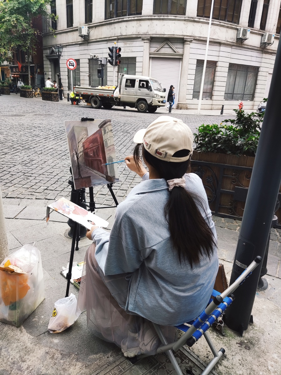 街头写生·作画.