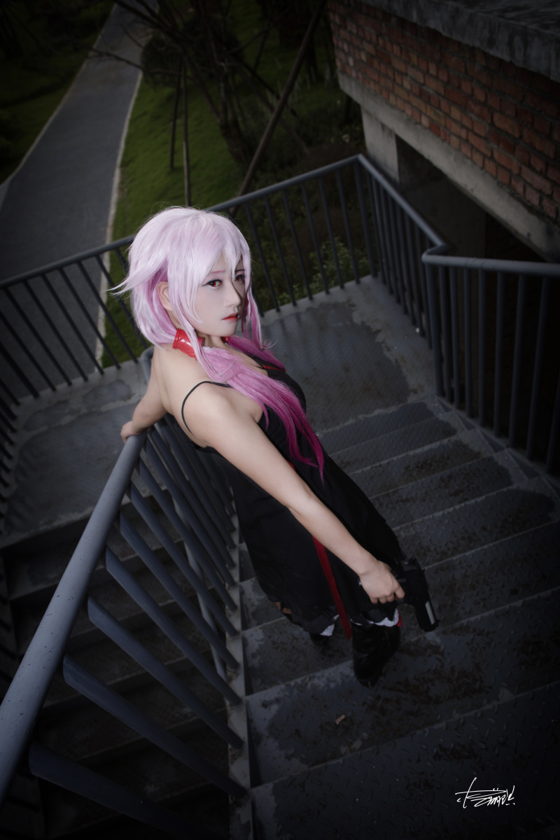 罪恶王冠楪祈葬仪社黑礼服