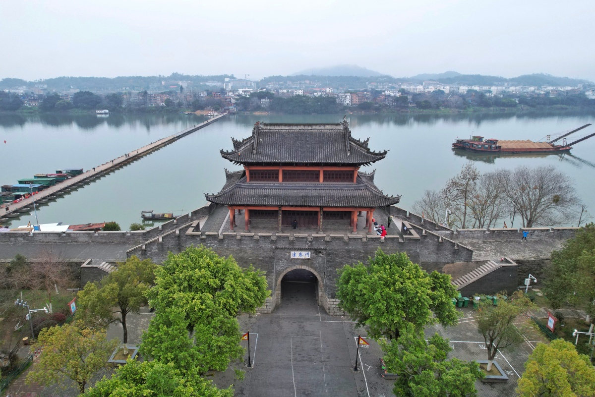 赣州建春门远处是浮桥