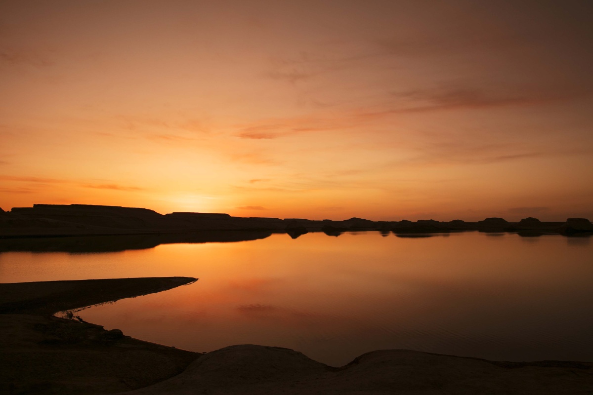 水上雅丹日出