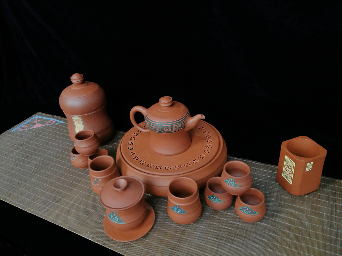 我的毕业设计哈尼族茶具作品,最后是泥塑练习作品.