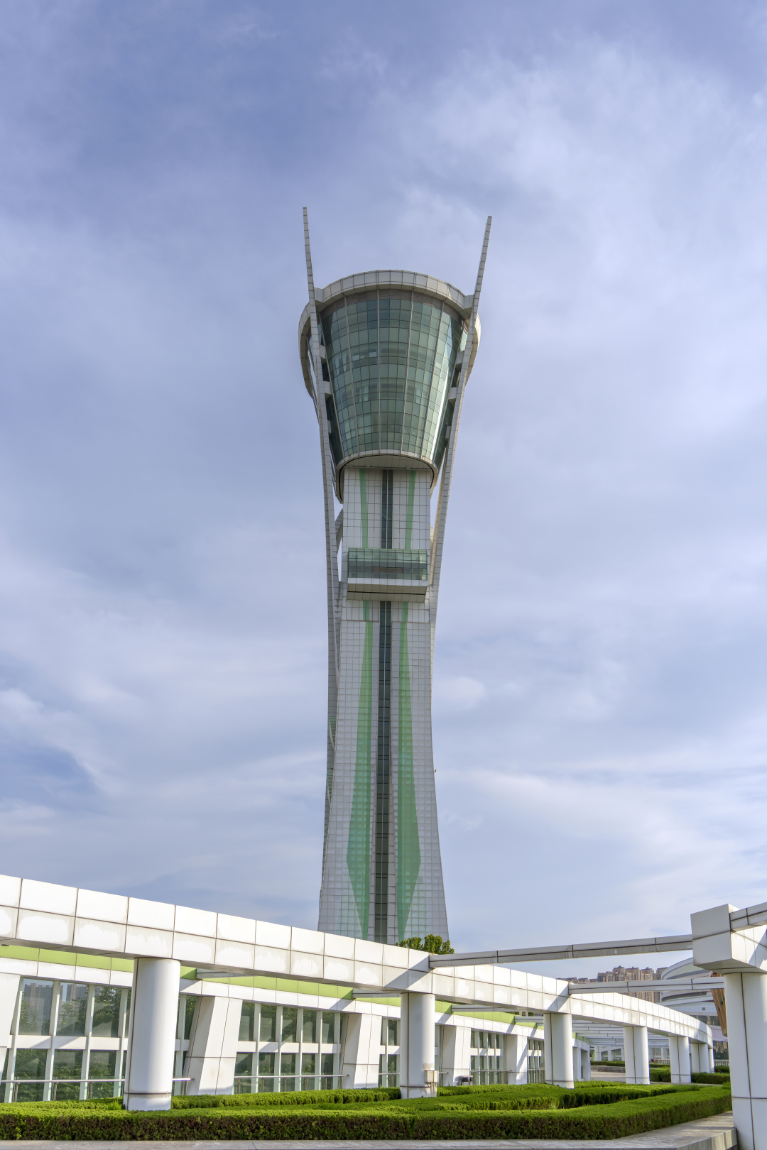 潍坊人民广场,各角度的观光塔