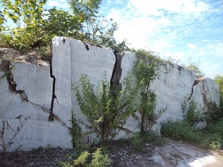 983548