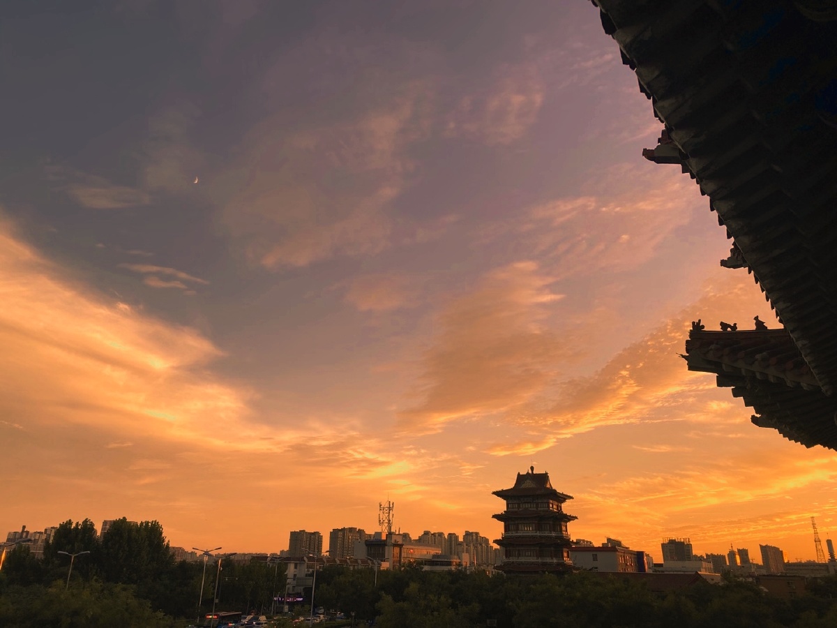 夕阳西下落日余晖下的清风楼