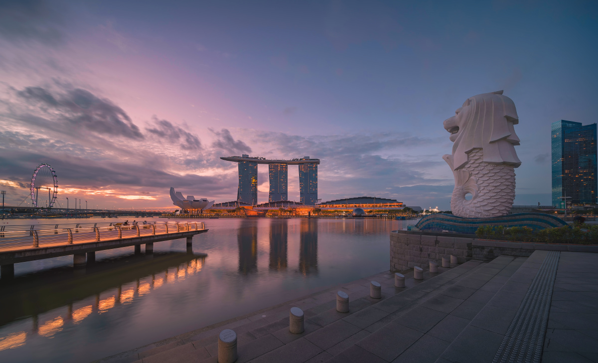 新加坡滨海湾鱼尾狮公园清晨日出景色