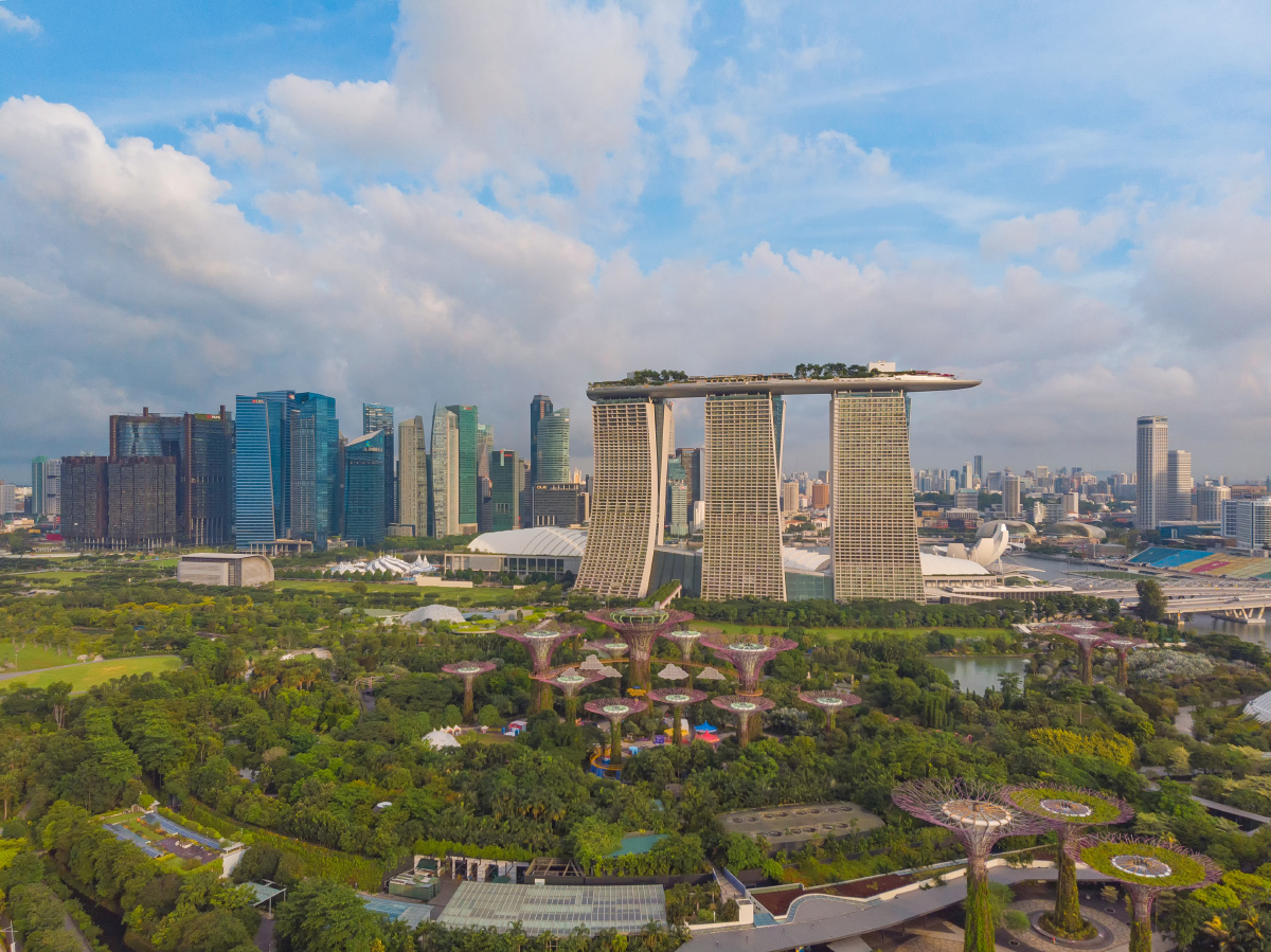 花园城市新加坡,到处都是绿色,现代高楼大厦与自然和谐共处