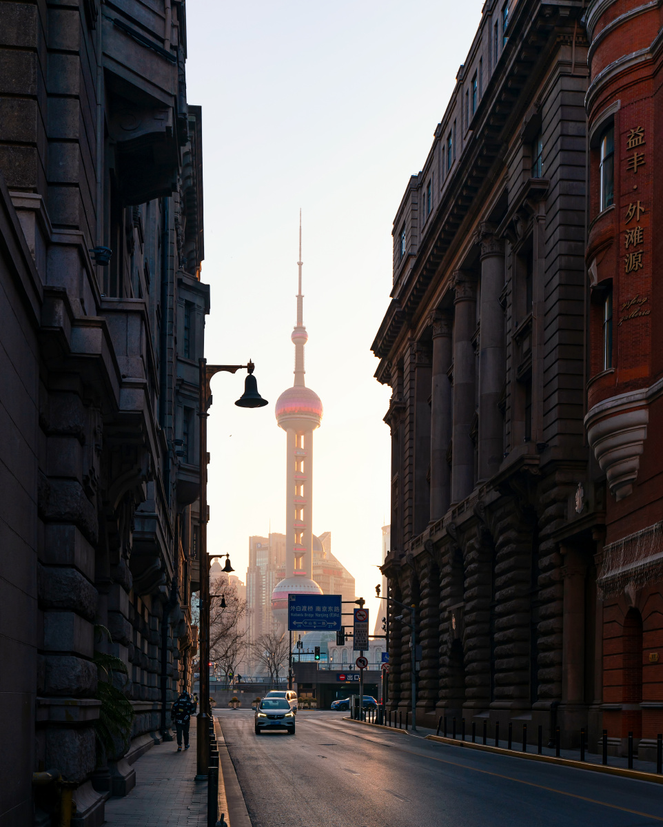 上海外滩街头的晨曦