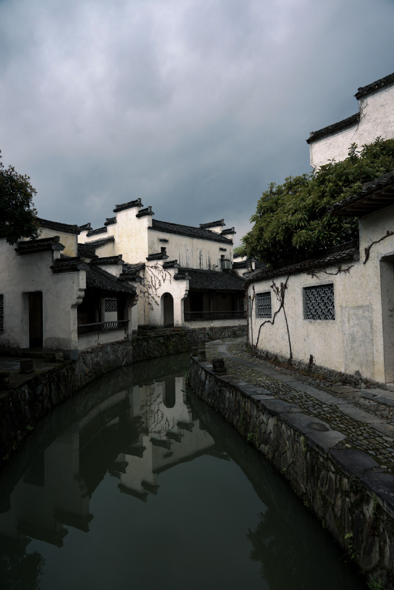 秀里春色静悄悄