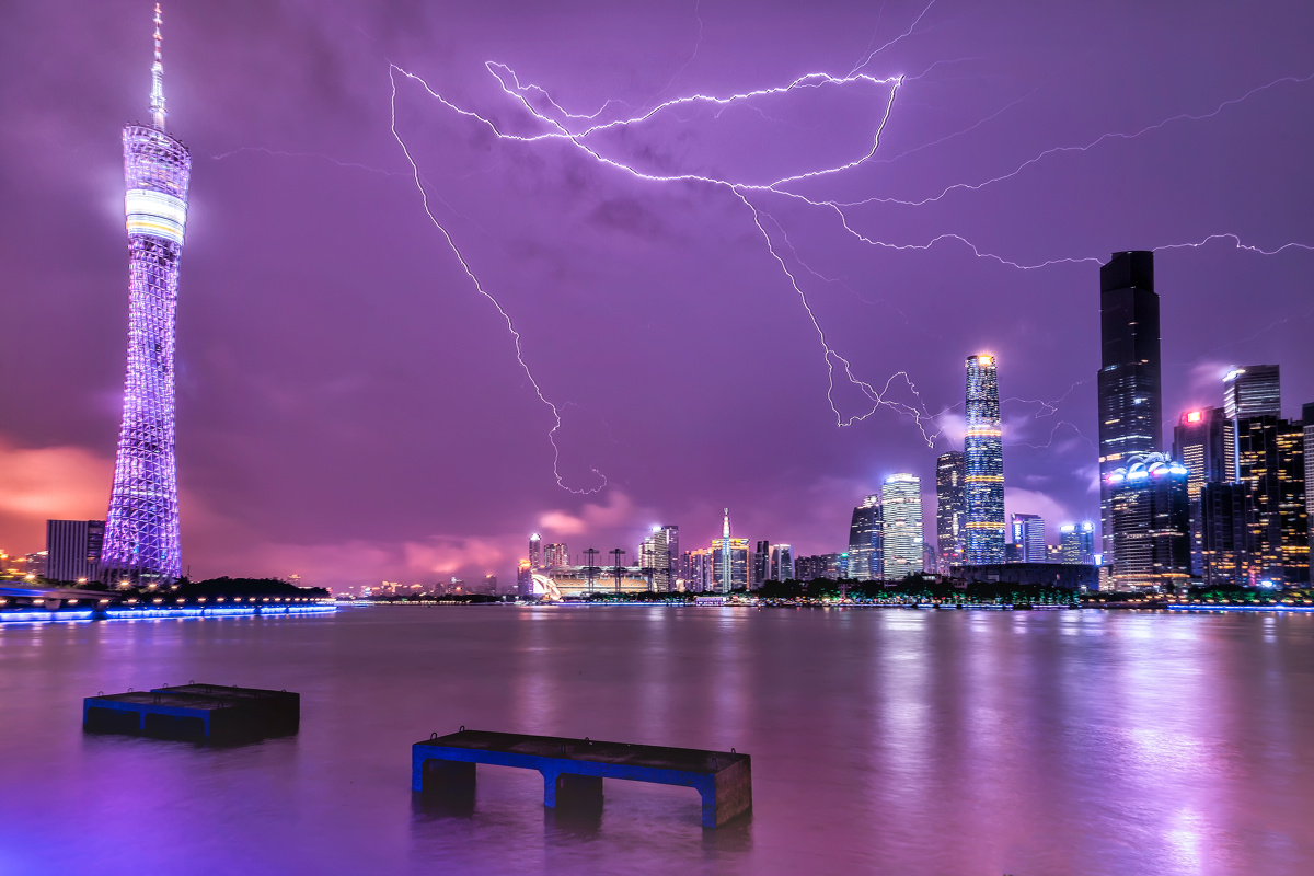 雷电中的广州