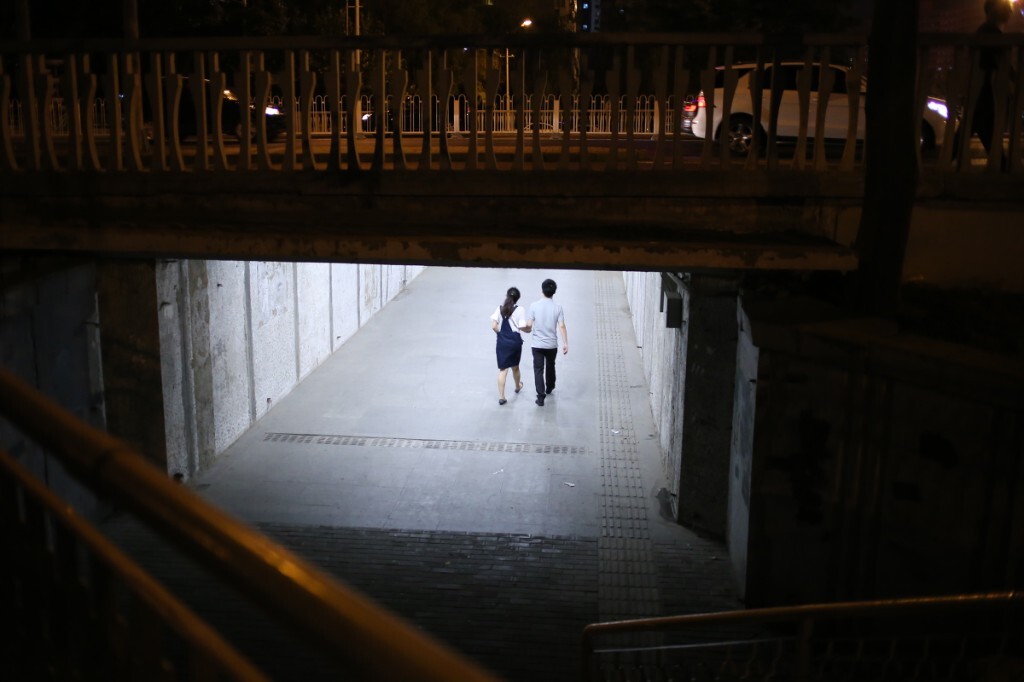 北京过街通道，下班后也一起回家吧。