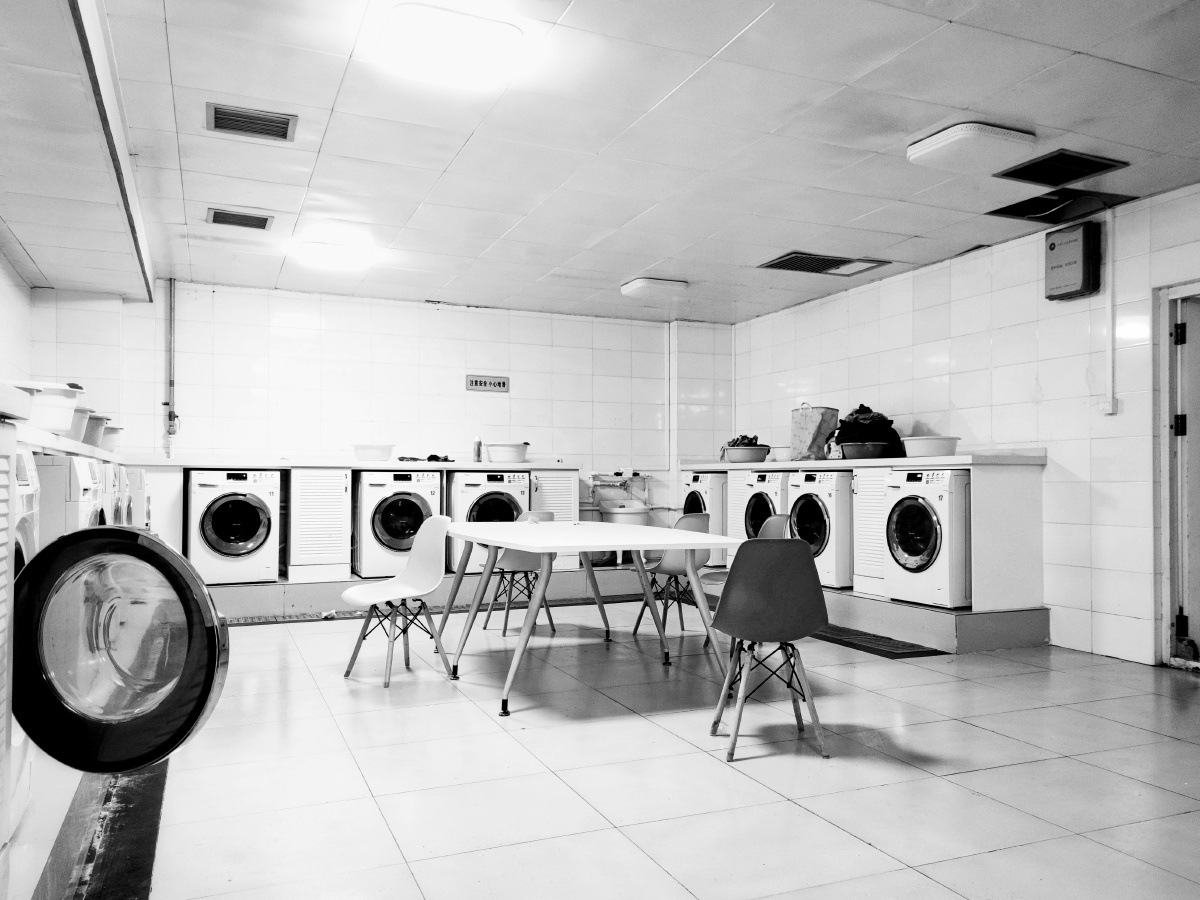 宿舍楼里的洗衣房