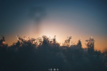359858