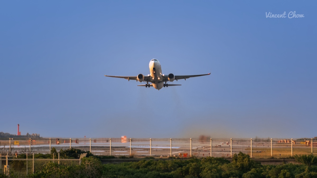 日174关注冲上云霄挑战主题:交通工具旅行索尼抓拍飞机#机场您的打赏