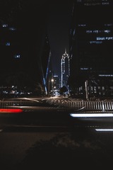 884936