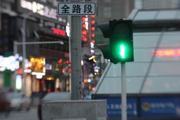 6082