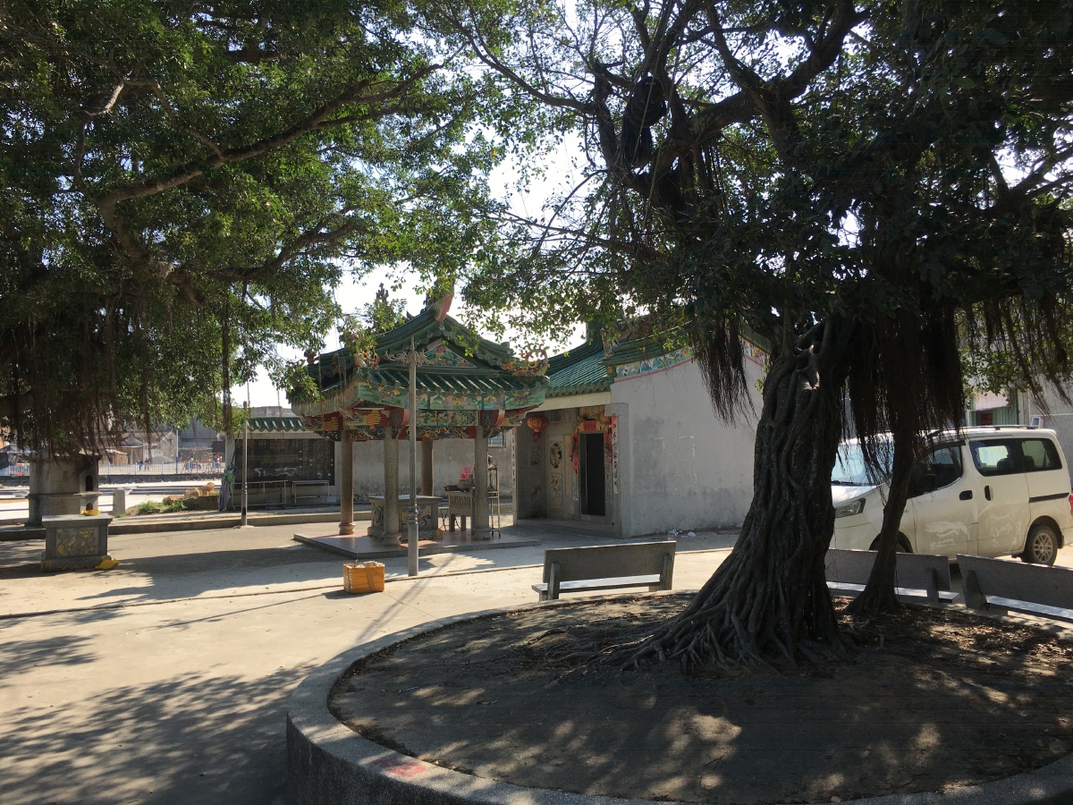 粤东惠来县西溪镇山陇村口