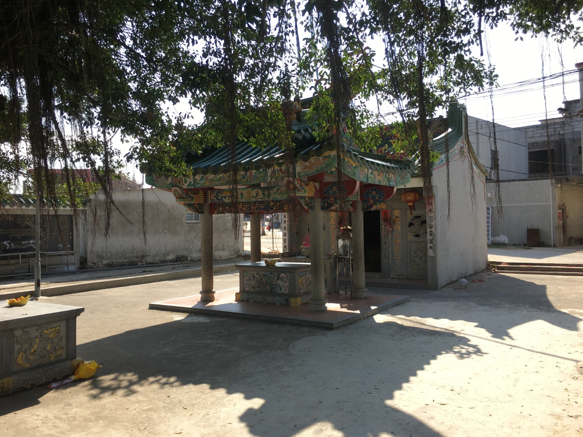 粤东惠来县西溪镇山陇村口