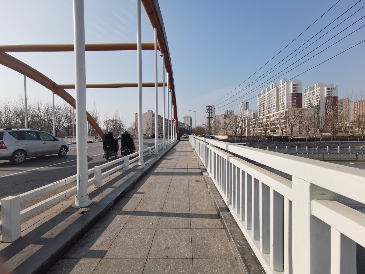 京杭大运河沧州市段的一座彩虹桥