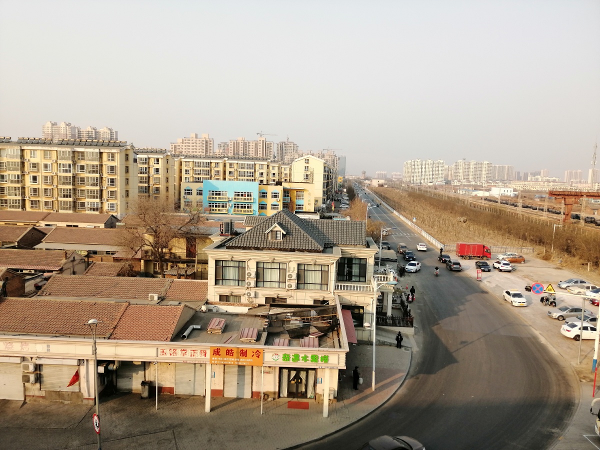 北方城市沧州拍到的有公路楼房别墅汽车铁路平房等