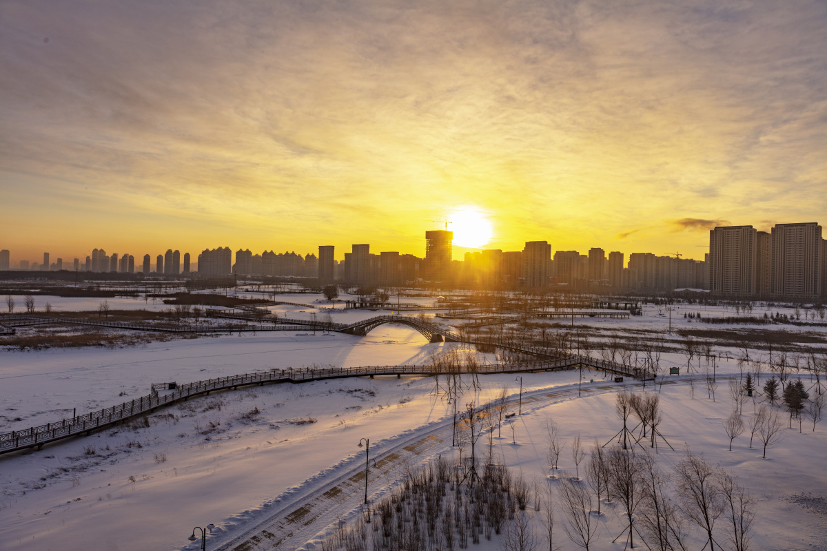 哈尔滨松花江外滩风光日出