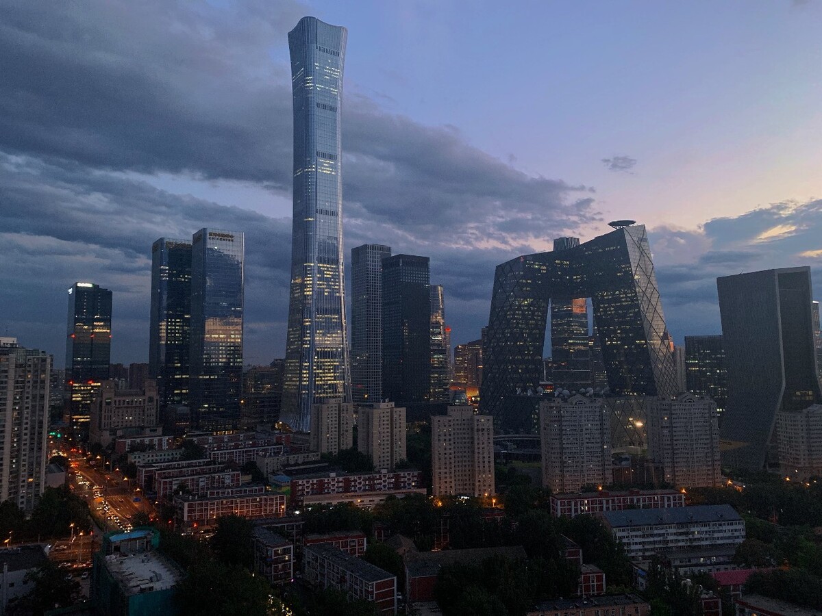 雨后的北京国贸商务摩天大楼,大片即视感
