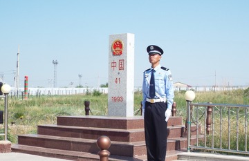 385560